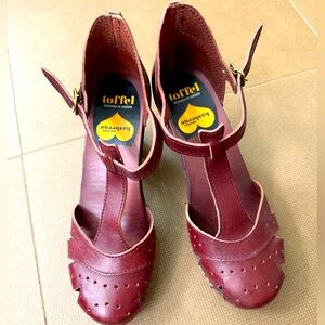 Swedish Hasbeens Clog Sandals Women 39 Oxblood Leather Mary Jane Wood Heels